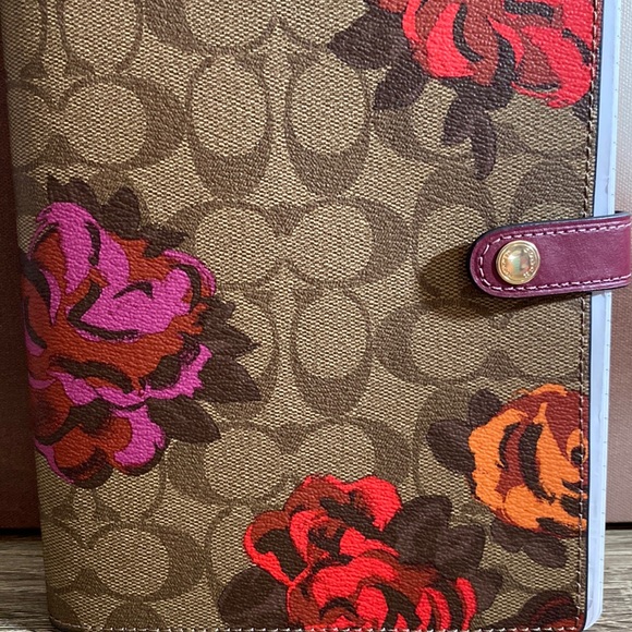 Coach Floral Notebook NWT - Picture 7 of 8